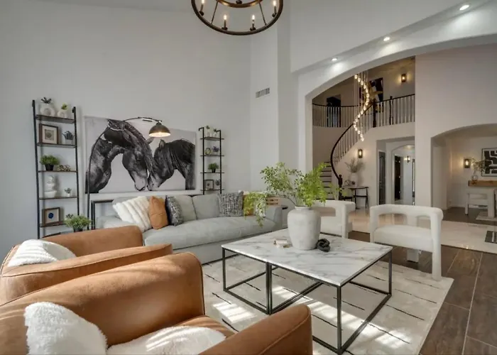 7br Sleeps 16 Pool Games Bbq Family Friends Corporate Teams Retreat Holiday home Goodyear