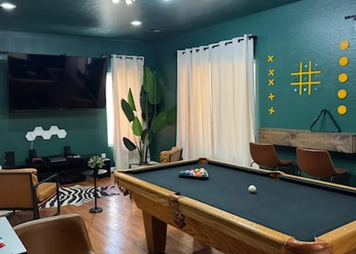 Holiday home 7br Sleeps 16 Pool Games Bbq Family Friends Corporate Teams Retreat Goodyear