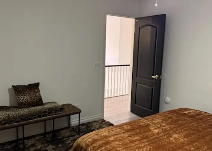 7br Sleeps 16 Pool Games Bbq Family Friends Corporate Teams Retreat Holiday home Goodyear